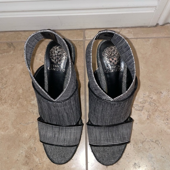 Vince Camuto Wedge - Picture 3 of 8